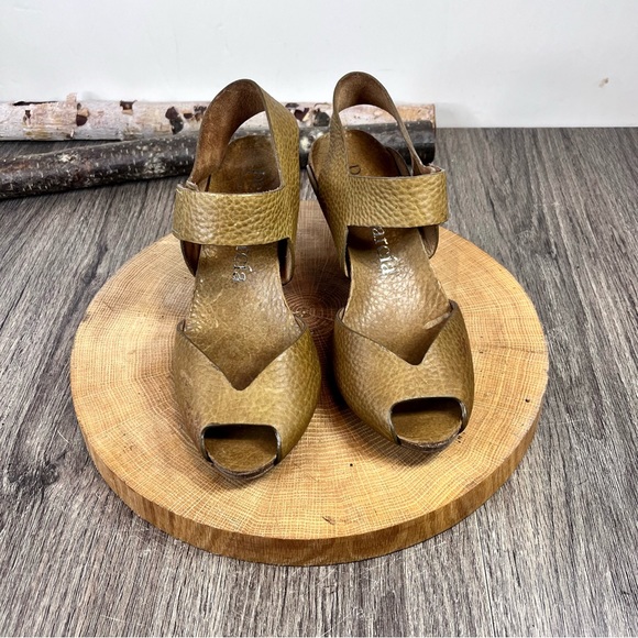 *Pedro Garcia | Pebble Leather Peep Toe Heels with Ankle Straps Size 8.5 - Picture 8 of 16